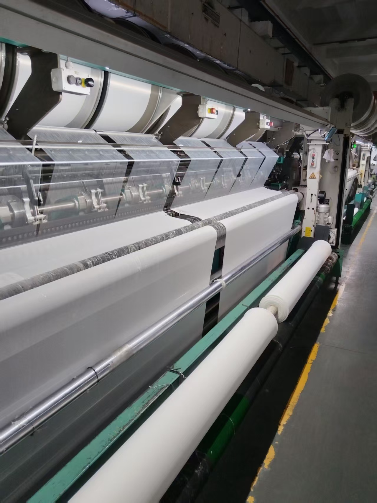 Xinshidai Knitting Workshop - Karl Mayer Warp Knitting Machines
